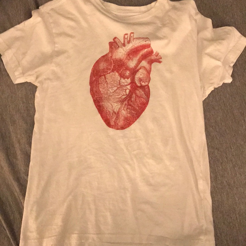 White shirt, with heart on the front